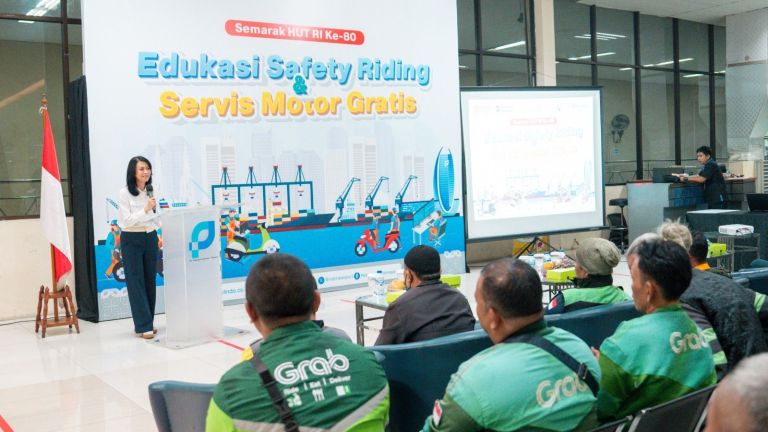 Service Gratis dan Edukasi Safety Riding, Jadi Kado HUT RI untuk Pengemudi Ojek dari Pelindo Solusi Logistik