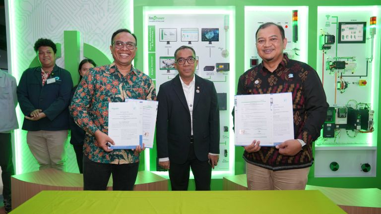Schneider Electric dan Politeknik Negeri Batam Resmikan Innovation Corner untuk Kembangkan Talenta Vokasi Industri 4.0