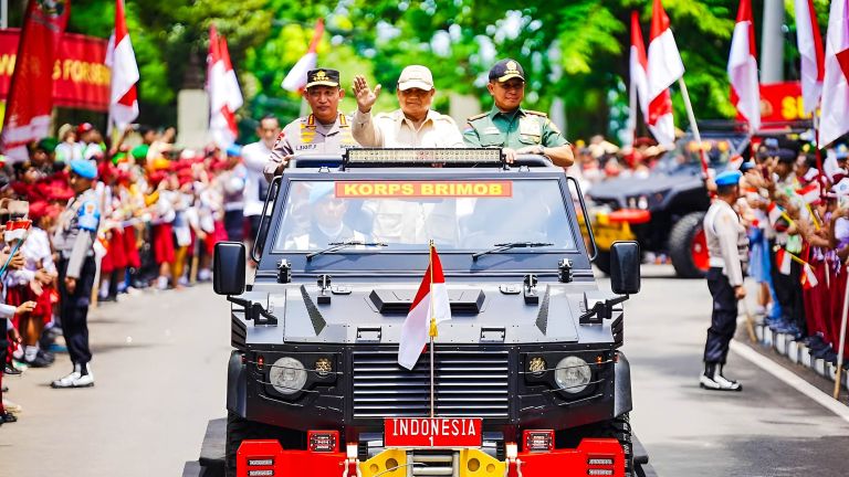 Indonesia Kondusif, Prabowo Apresiasi Kinerja Polisi dan Tentara