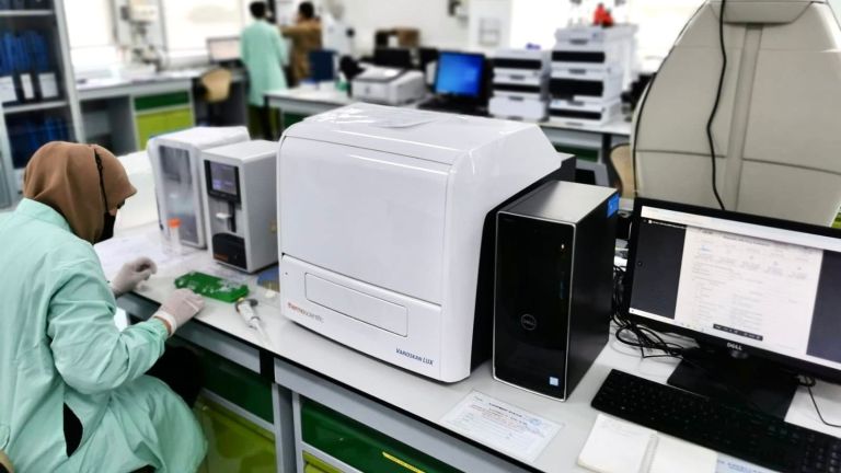 Laboratorium Milik Anak Usaha Kalbe Jadi Laboratorium Unggulan Pengembangan Vaksin dan Produk Bioteknologi