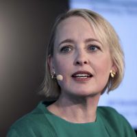 Perjalanan Karier dan Rahasia Julie Sweet Jadi CEO Accenture