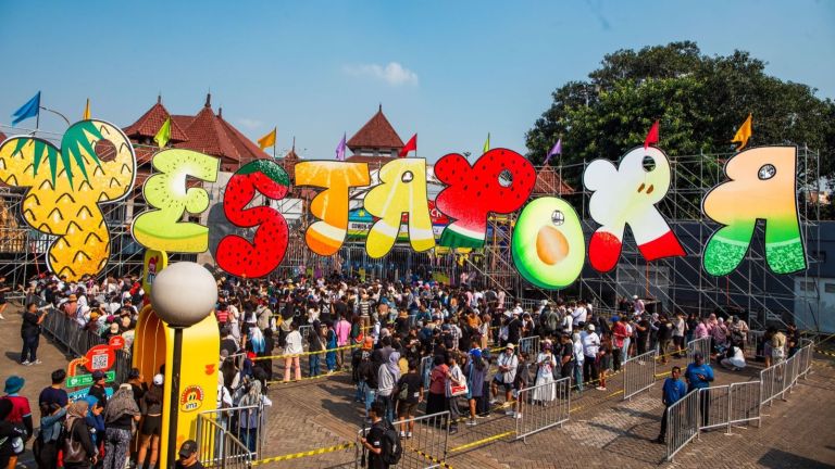 Musisi Tukar Lagu, Hari Pertama Pestapora 2025 Jadi Meriah