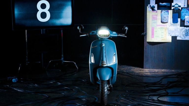 Vespa Officina 8 Resmi Hadir di Indonesia