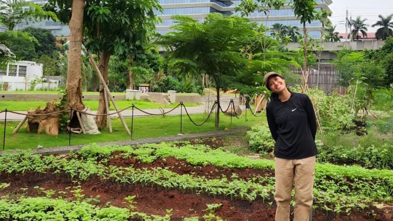 Soraya Cassandra Mengembalikan Keterhubungan Manusia dan Alam Lewat Kebun Kumara
