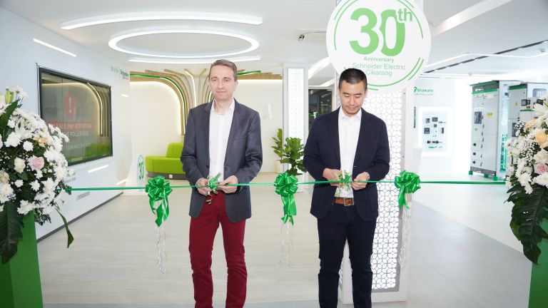 Pencapaian 30 Tahun Schneider Electric Cikarang dan Pembaruan Innovation Hub