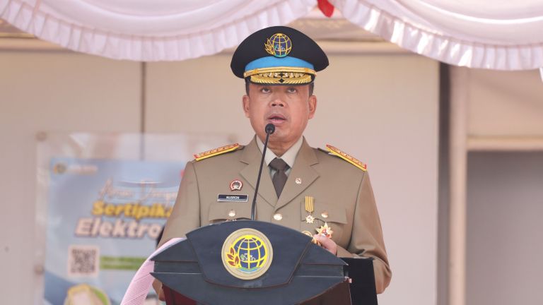 Upacara Peringatan HANTARU 2025, Menteri Nusron Realisasikan Asta Cita dengan Menjaga Tanah dan Menata Ruang