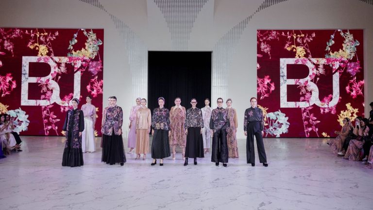 Benang Jarum Hadirkan Viola Collection di Fashion Nation XIX