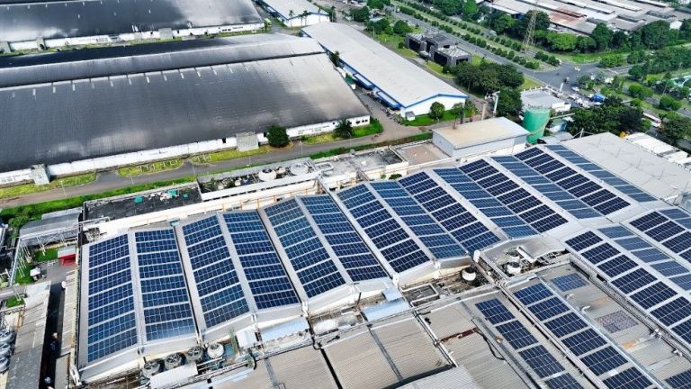 Pertegas Komitmen Transisi Energi Bersih, WINGS Group Pasang PLTS Atap 36 MWp di Delapan Pabrik