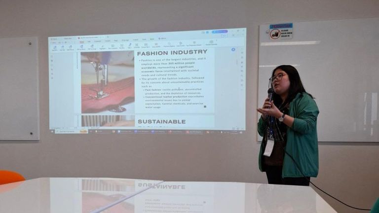 Fashion Design BINUS Hadirkan Plant-Based Leather dari Limbah Pisang dan Nanas