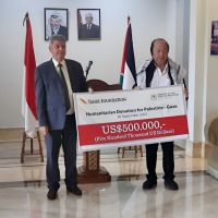 Dukung Layanan Kesehatan, Dato Sri Tahir Berikan Bantuan Rp8,3 Miliar untuk Rakyat Palestina