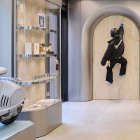 Vespa Hadirkan Vespa The Empty Space di Milan Fashion Week