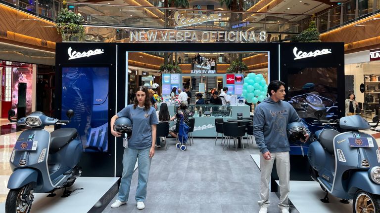 Koleksi Vespa LX150 dan Officina 8 Tampil di PIM 2: Perpaduan Gaya, Teknologi, dan Warisan Italia
