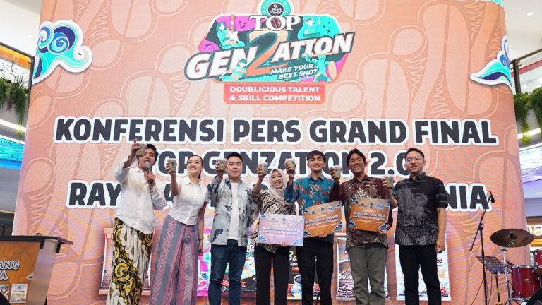 TOP Coffee Apresiasi Anak Muda hingga Keluarga Petani Kopi Indonesia Lewat Beasiswa Pendidikan