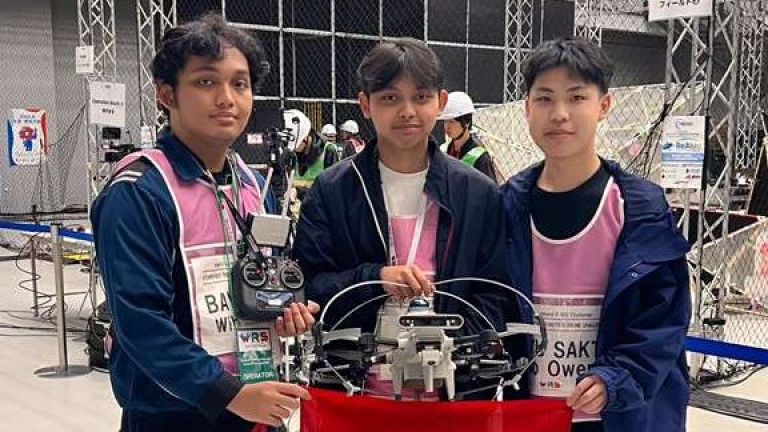 Keren! Pelajar SMA Indonesia Tembus Empat Besar Dunia di Kompetisi Robot Internasional di Jepang