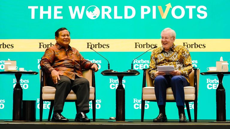 Prabowo Ubah Regulasi Pimpinan BUMN Tak Harus WNI, Garuda Indonesia Rekrut Dua WNA Jadi Direksi