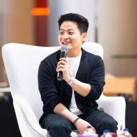 Profil Theo Derick: Tumbuh di Gang Sempit, Kini Jadi Entrepreneur dan Kreator Finansial Berpengaruh