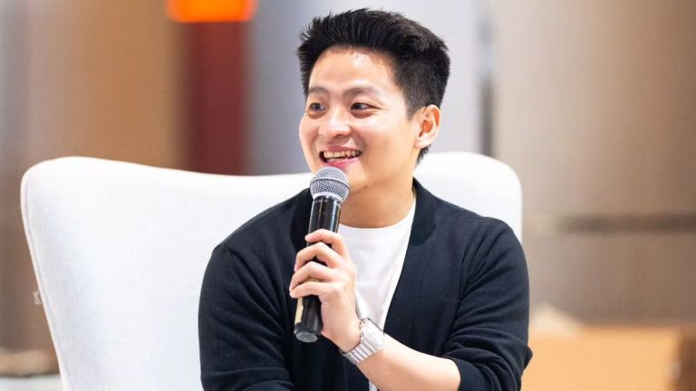 Profil Theo Derick: Tumbuh di Gang Sempit, Kini Jadi Entrepreneur dan Kreator Finansial Berpengaruh