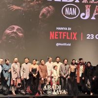 Perpaduan Unsur Lokal dan Cerita Zombie dalam Karya Terbaru Kimo Stamboel 'Abadi Nan Jaya' di Netflix