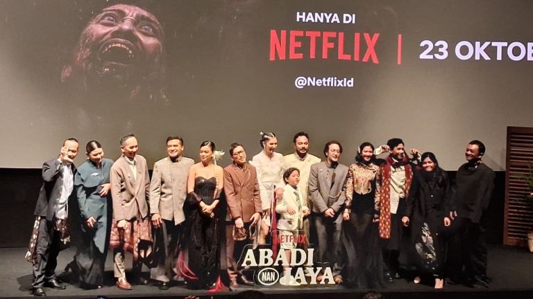 Perpaduan Unsur Lokal dan Cerita Zombie dalam Karya Terbaru Kimo Stamboel 'Abadi Nan Jaya' di Netflix