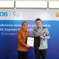 Berduet, DHL Express dan UOB Indonesia Sepakat Kurangi Emisi Gas Rumah Kaca Lewat Layanan GoGreen Plus