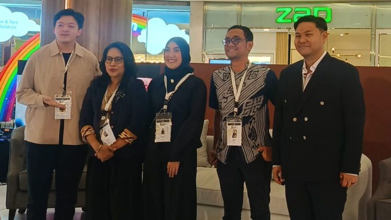 AICA Hadirkan Inovasi Material Interior di Panggung Jakarta Fashion Week 2026