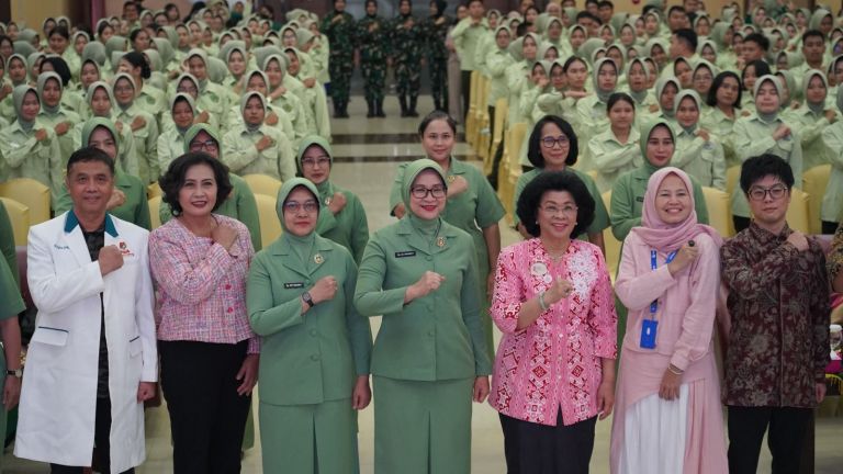 CHARM dan YKPI Ajak Ribuan Mahasiswi Jakarta Lakukan SADARI