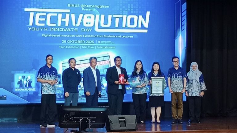 Ratusan Karya Teknologi Mahasiswa BINUS Tampil di Techvolution: Youth Innovate Day
