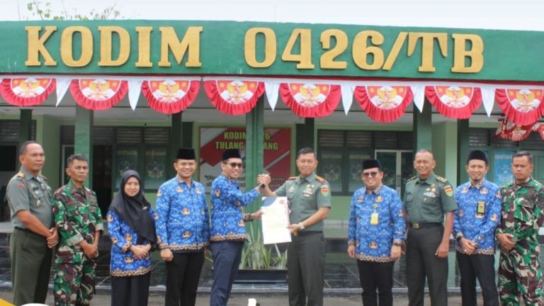 Lindungi Aset Negara, BPN Kabupaten Tulang Bawang Serahkan Sertifikat Tanah Elektronik milik TNI AD