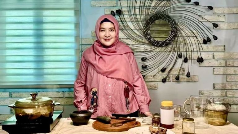 Mengenal Sosok Inggrid Tania, Dokter dan Pakar Herbal Indonesia