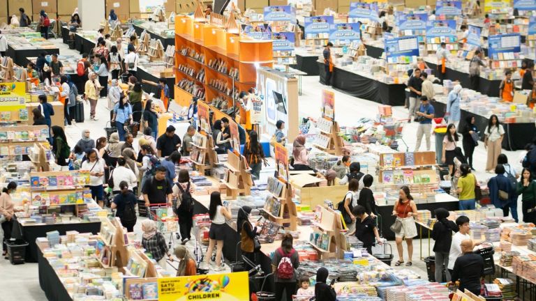 Besok Hari Terakhir BBW Jakarta 2025: Masih Ada Kesempatan Berburu Buku hingga Menangkan Mobil Listrik