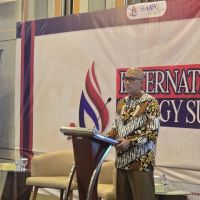 Bos PDSI Jadi Dosen Tamu di UGM: Ajak Generasi Muda Hadapi Transisi Energi