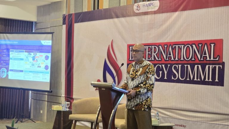 Bos PDSI Jadi Dosen Tamu di UGM: Ajak Generasi Muda Hadapi Transisi Energi