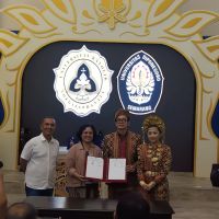 Peresmian Program Seribu Sarjana Pertanian dari Roemah Koffie Bersama Yayasan JHL Merah Putih