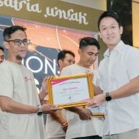 Gandeng Shopee, Anteraja Berangkatkan 24 Kurir Terbaik ke Tanah Suci Lewat Program SATRIA Umrah 2025