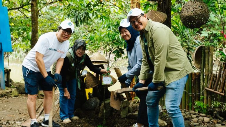 Rayakan 7 Tahun, Evermos Berdayakan Para Ibu Hingga Bersihkan Bantaran Sungai