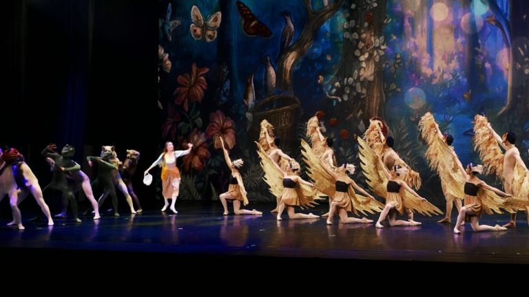 Penampilan Cinderella di Ciputra Artpreneur: Kolabarasi Ballet Manila dan Ètoile Dance Center