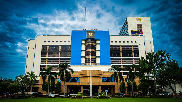 Agenda Reformasi Bea Cukai: Dukungan DPR, Ancaman Pembekuan hingga Risiko PHK