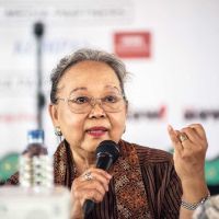 Mengenang Nh. Dini, Sastrawan Perempuan Berpengaruh sekaligus Pelopor Sastra Feminis Indonesia