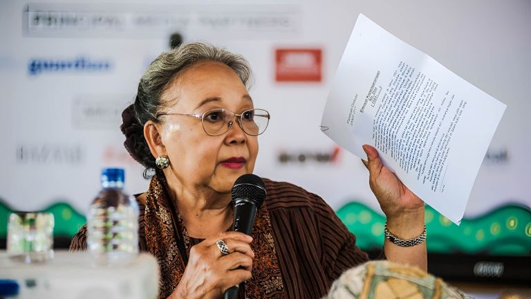 Mengenang Nh. Dini, Sastrawan Perempuan Berpengaruh sekaligus Pelopor Sastra Feminis Indonesia