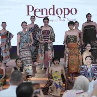 Pendopo Tampilkan Harmoni Wastra dari Timur Indonesia dalam Pagelaran 'Aku, Wastra, Kisah'