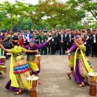Suguhan Kesenian Indonesia Sambut Delegasi Luar Negeri ASEAN di Taman Asia Afrika
