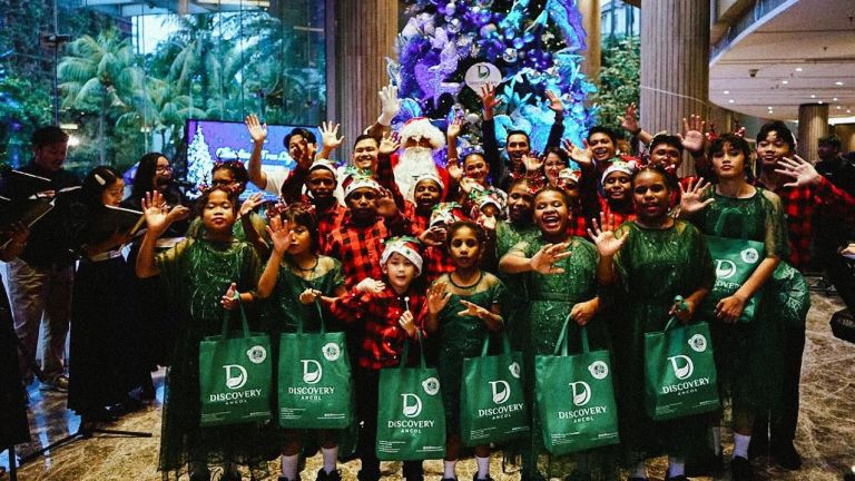 Discovery Hotel & Resorts Awali Perayaan Natal 2025 dengan Christmas Tree Lighting Bertema 'Cinta Kasih dalam Sukacita Natal'