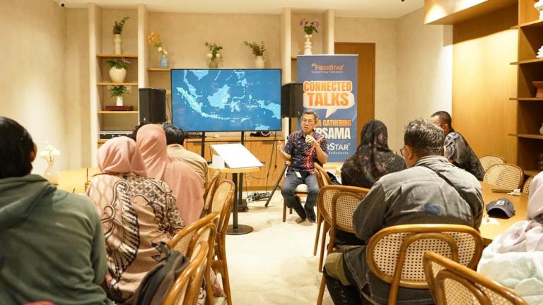 FiberStar Berikan Bantuan Logistik hingga Akses Internet Darurat Starlink di Wilayah Terdampak Banjir Sumatera