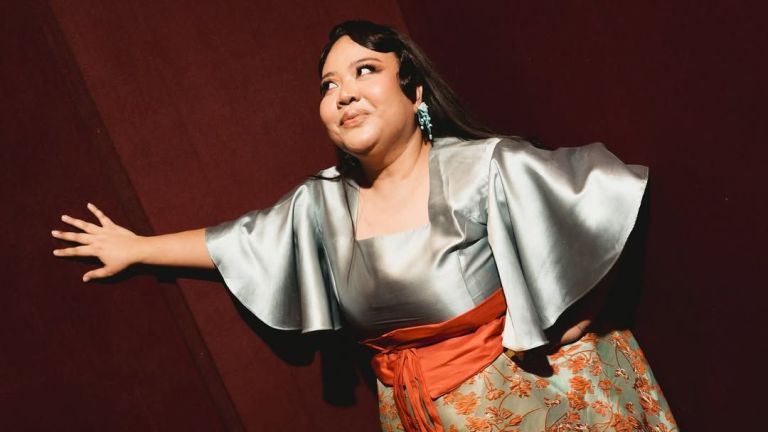 Berkenalan dengan Gita Bhebhita, Jebolan Stand Up Comedy Indonesia yang Bintangi Film Agak Laen: Menyala Pantiku!