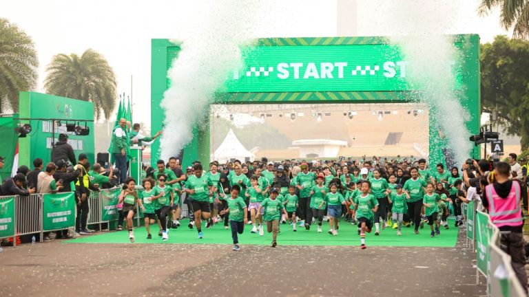 'Lautan Hijau' Kembali Banjiri Monas: 25.000 Pelari Rayakan Puncak Milo Activ Indonesia Race 2025