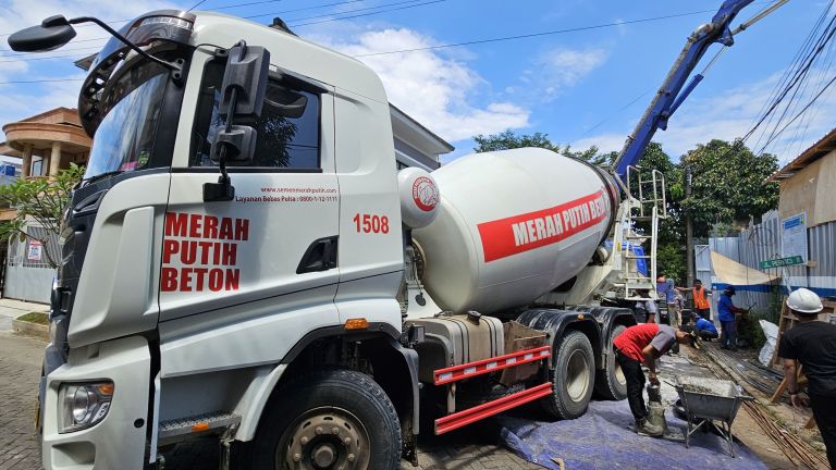 Semen Merah Putih Tekankan Pentingnya Standar Keamanan Industri Konstruksi