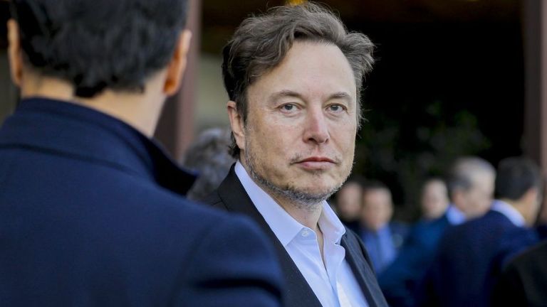 Mengenal Elon Musk: Sosok Visioner di Balik SpaceX dan Tesla