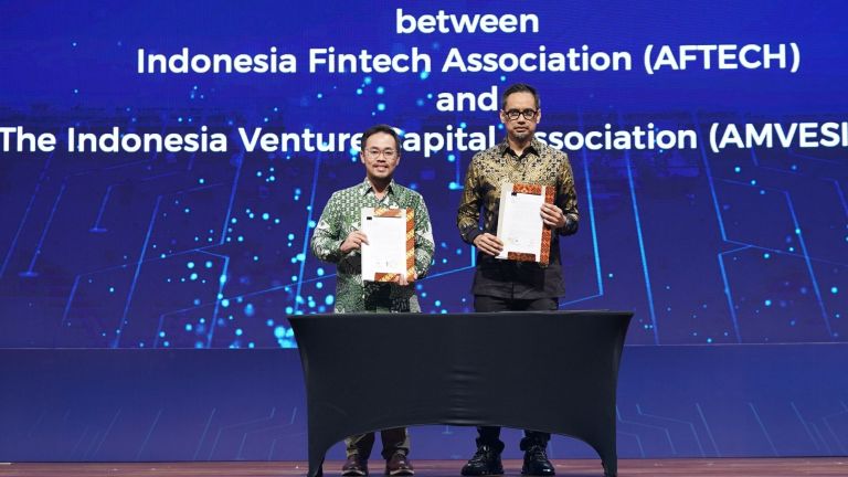 Dorong Daya Saing Ekonomi Digital, AFTECH dan AMVESINDO Teken MoU Penguatan Kompetensi Profesional Teknologi Keuangan