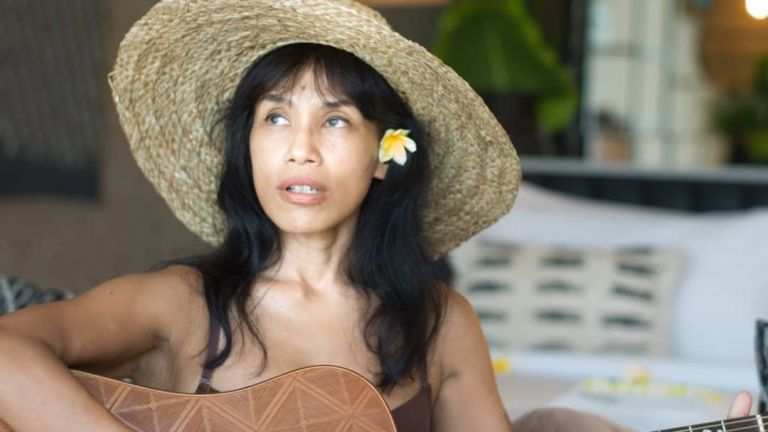 Mengenal Ayu Utami, Sastrawan Indonesia Berlatar Belakang Jurnalis