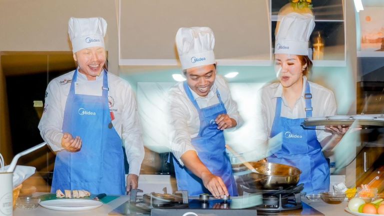 Lebih Aman dan Praktis, Midea Luncurkan Built-In Gas Hob & Cooker Hood Generasi Terbaru